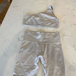 SET Active sculptflex set in oat medium bra small leggings